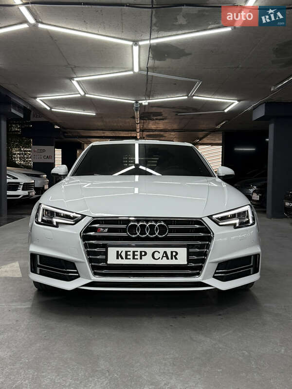 Седан Audi A4 2016 в Одессе