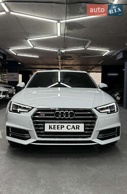 Седан Audi A4 2016 в 
