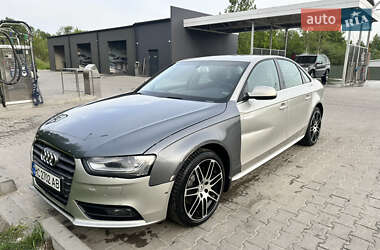 Седан Audi A4 2012 в Львове