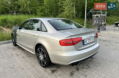 Седан Audi A4 2012 в Львове