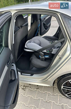 Седан Audi A4 2012 в Львове