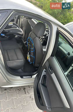 Седан Audi A4 2012 в 