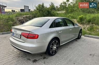 Седан Audi A4 2012 в Львове