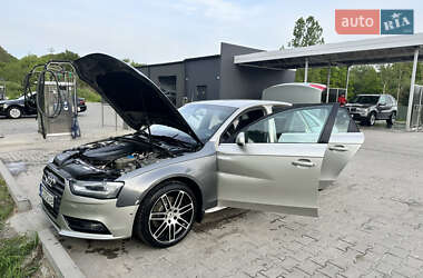 Седан Audi A4 2012 в Львове