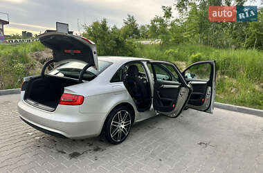 Седан Audi A4 2012 в 