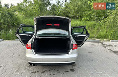 Седан Audi A4 2012 в Львове