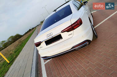 Седан Audi A4 2021 в 