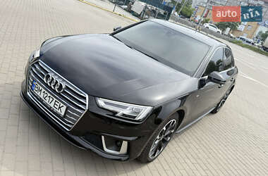 AUDI A4 2019