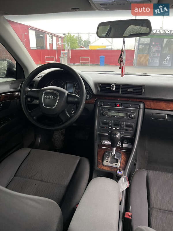 Седан Audi A4 2006 в Калиновке