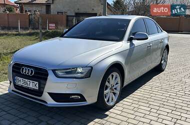 Седан Audi A4 2014 в Черноморске