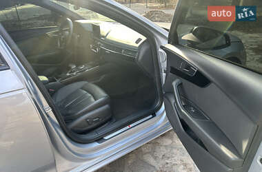 Седан Audi A4 2019 в 