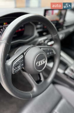 Седан Audi A4 2022 в 