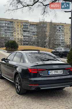 Седан Audi A4 2018 в 