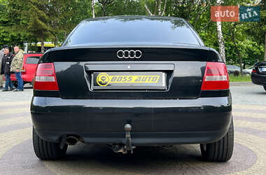 Седан Audi A4 2000 в 