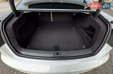 Седан Audi A4 2013 в 