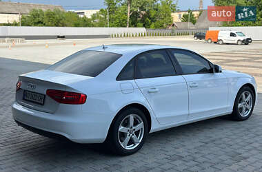 Седан Audi A4 2014 в 