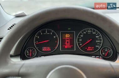 Седан Audi A4 2001 в 
