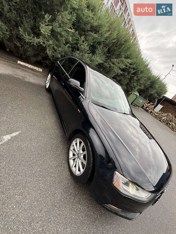Седан Audi A4 2015 в Киеве