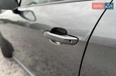 Седан Audi A4 2020 в 