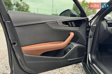 Седан Audi A4 2020 в 