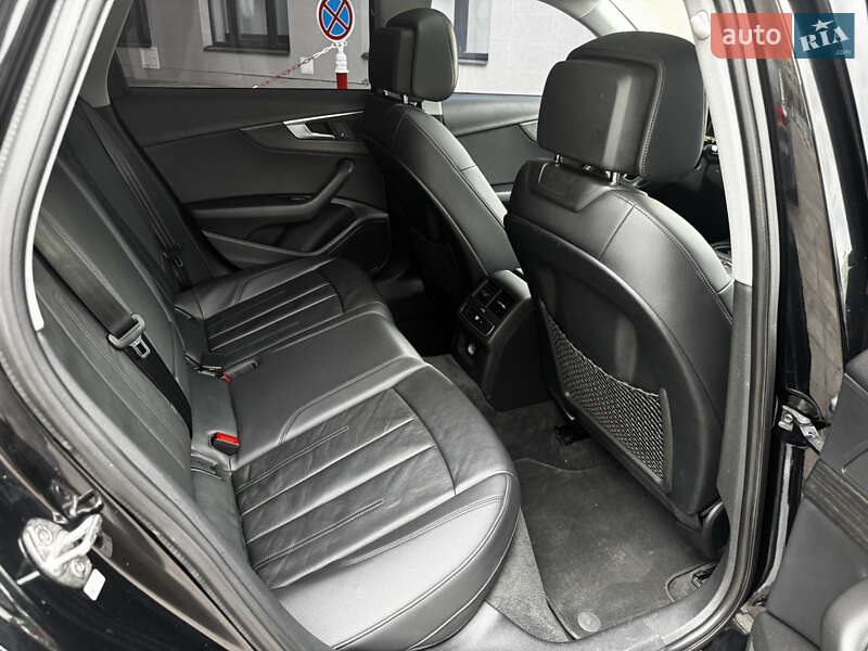 Седан Audi A4 2017 в Киеве