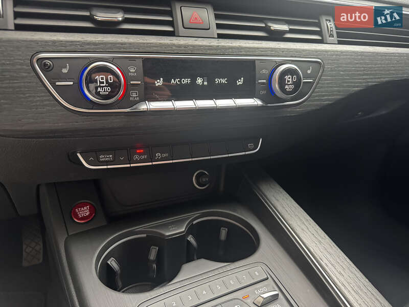 Седан Audi A4 2017 в Киеве