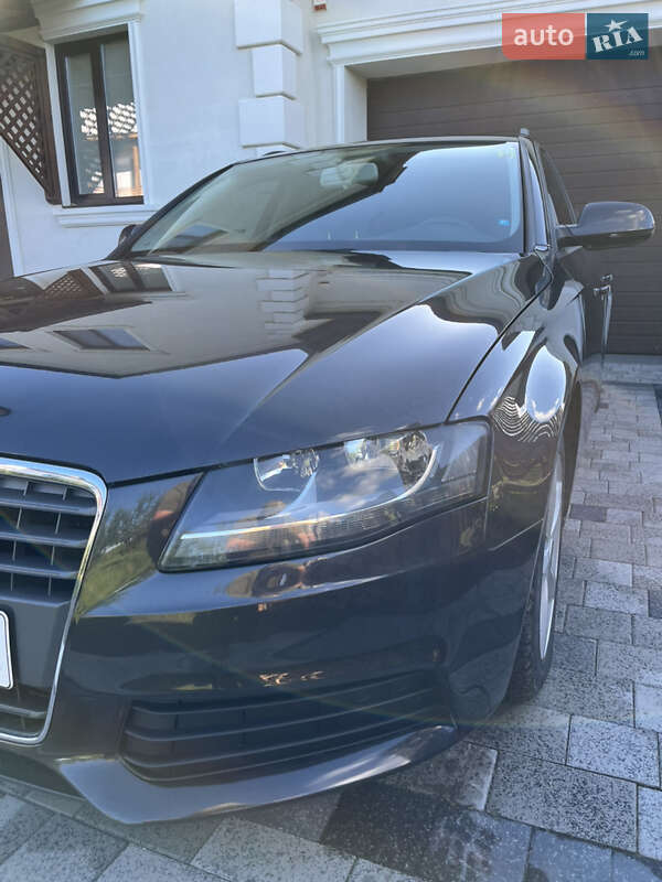 Универсал Audi A4 2009 в Староконстантинове