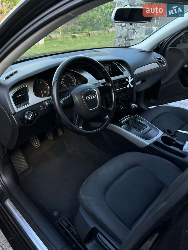 Универсал Audi A4 2009 в Староконстантинове
