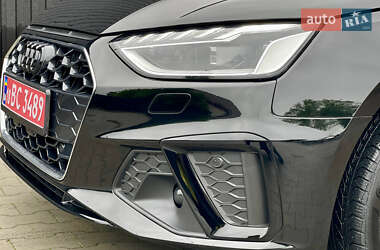 Седан Audi A4 2021 в 