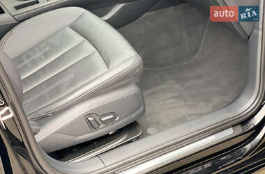 Седан Audi A4 2021 в 