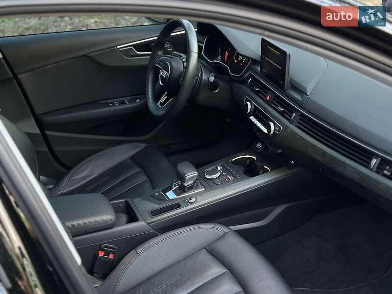 Седан Audi A4 2019 в Полтаві