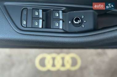 Седан Audi A4 2019 в 