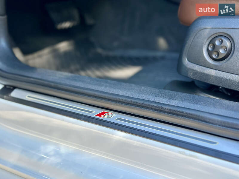Седан Audi A4 2017 в Киеве