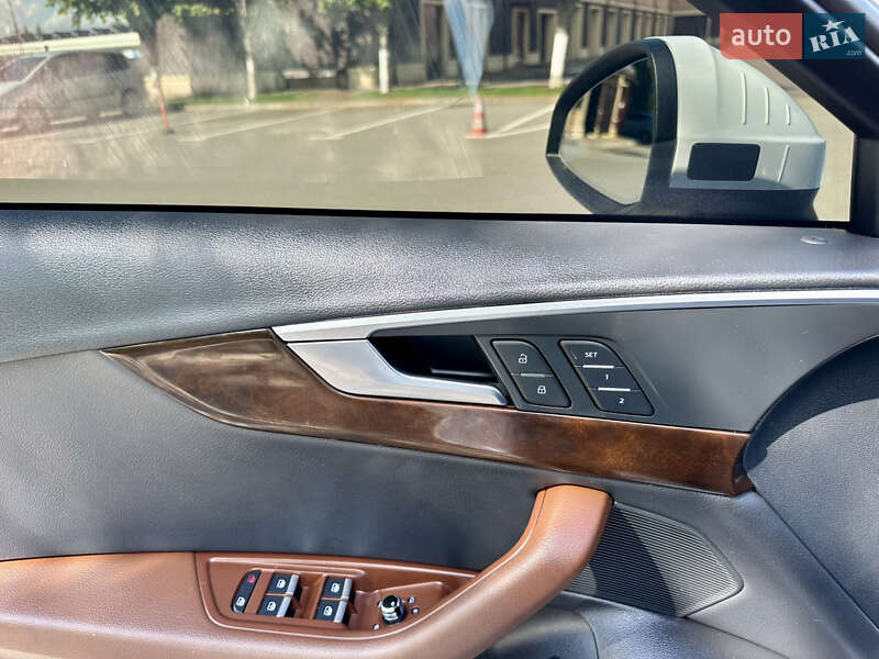 Седан Audi A4 2017 в Киеве