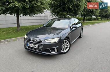 Седан Audi A4 2019 в 