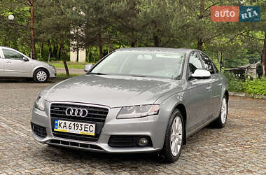Седан Audi A4 2010 в Самборі