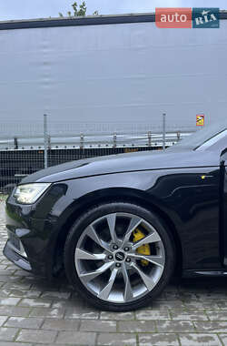 Седан Audi A4 2015 в 