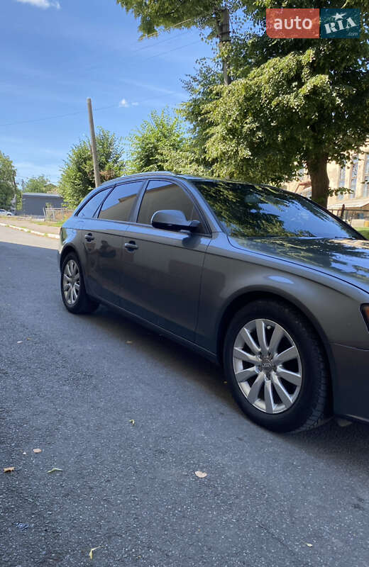 Універсал Audi A4 2012 в Тростянці