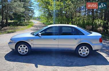 Седан Audi A4 1997 в 
