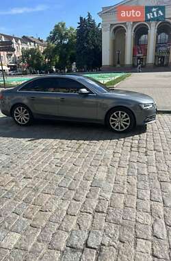 Седан Audi A4 2012 в 