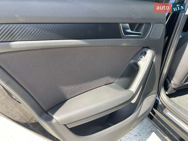 Универсал Audi A4 2015 в Ужгороде