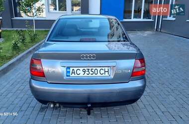 Седан Audi A4 2000 в 