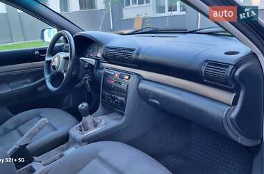 Седан Audi A4 2000 в 