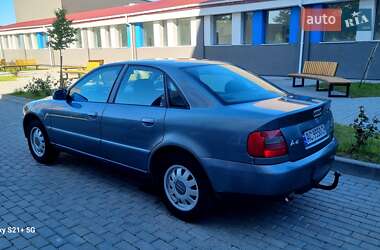 Седан Audi A4 2000 в 