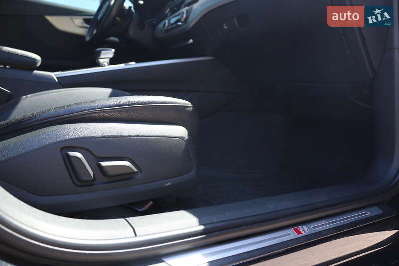 Седан Audi A4 2017 в Львове