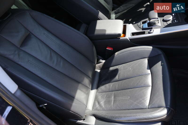 Седан Audi A4 2017 в Львове