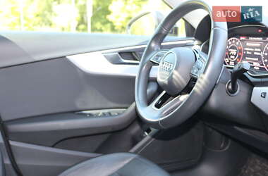 Седан Audi A4 2017 в 