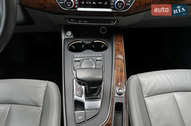Седан Audi A4 2016 в 