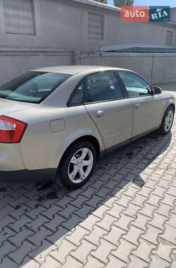 Седан Audi A4 2001 в 