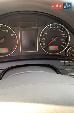 Седан Audi A4 2001 в 
